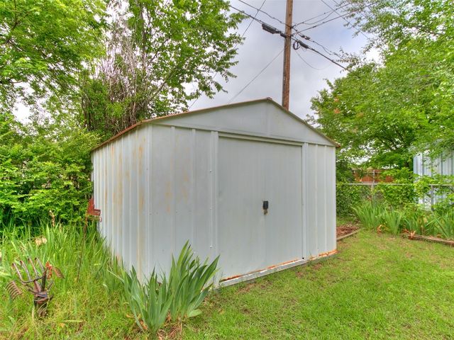 2120 N Divis Avenue, Bethany, OK 73008
