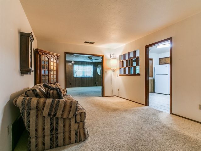 2120 N Divis Avenue, Bethany, OK 73008
