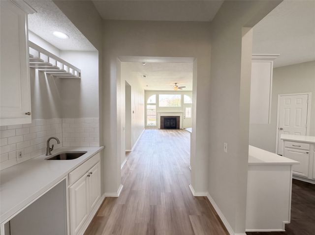 401 Pin Oak Trail, Keller, TX 76248