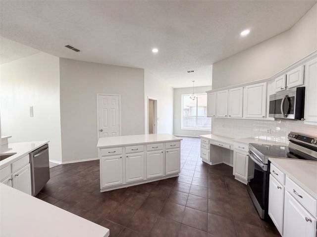 401 Pin Oak Trail, Keller, TX 76248