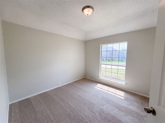 401 Pin Oak Trail, Keller, TX 76248