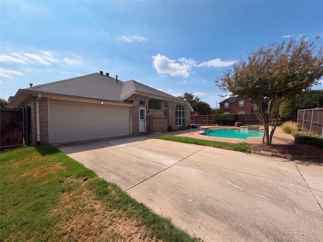 401 Pin Oak Trail, Keller, TX 76248