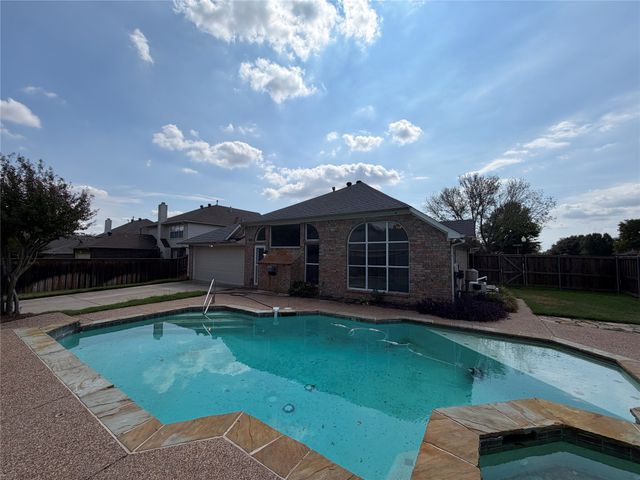 401 Pin Oak Trail, Keller, TX 76248