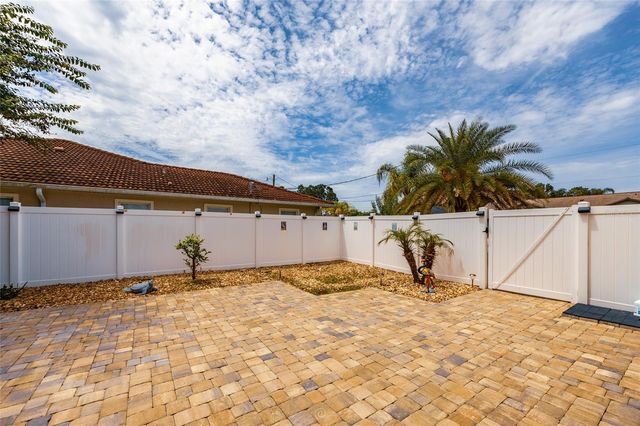 2 FELTON PLACE, Palm Coast, FL 32137