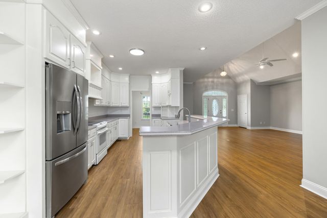 233 Plantation Drive, Manning, SC 29102