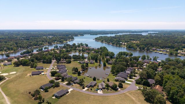 233 Plantation Drive, Manning, SC 29102