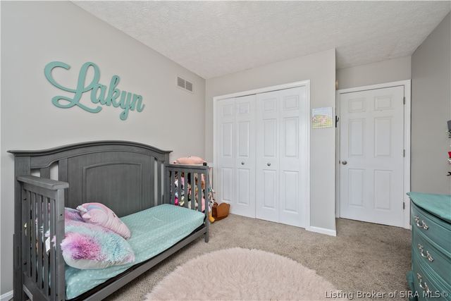 1704 Sterling Oaks Drive, Sellersburg, IN 47172