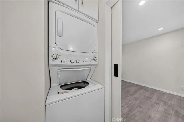 7025 Glade Ave. 2, Canoga Park, CA 91303