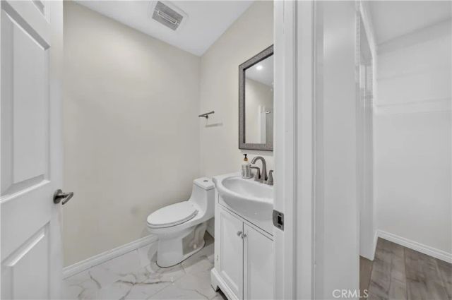7025 Glade Ave. 2, Canoga Park, CA 91303