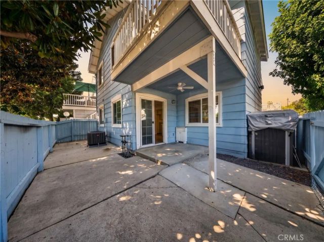 7025 Glade Ave. 2, Canoga Park, CA 91303