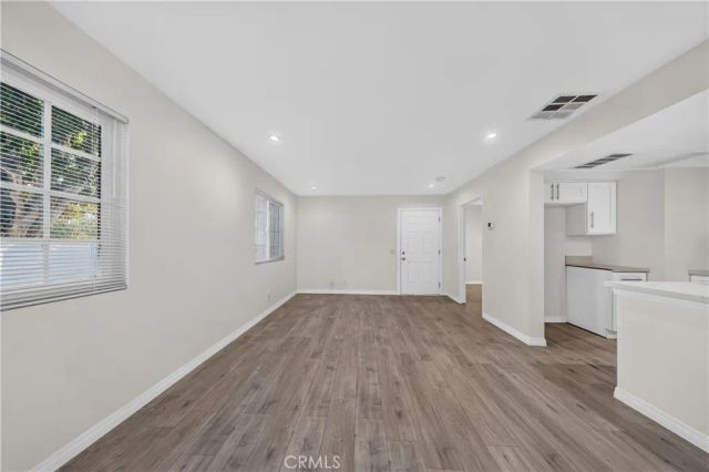 7025 Glade Ave. 2, Canoga Park, CA 91303