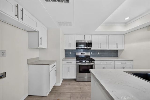 7025 Glade Ave. 2, Canoga Park, CA 91303