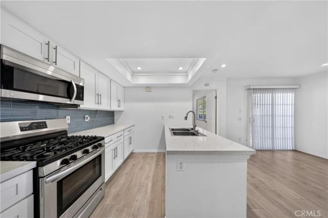 7025 Glade Ave. 2, Canoga Park, CA 91303