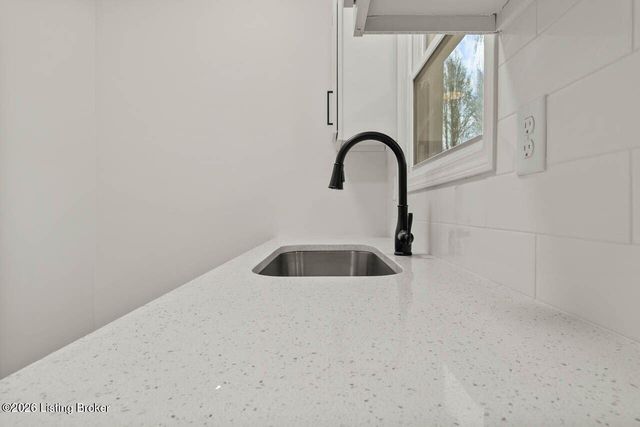 722 Inverness Ave, Louisville, KY 40214