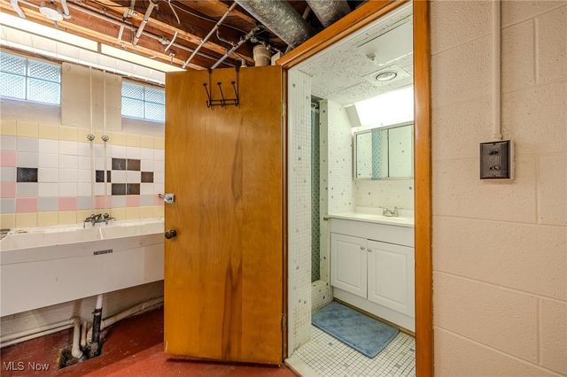 335 Blissfield Drive, Willowick, OH 44095