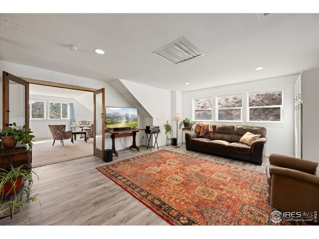 229 Rustic Rd, Bellvue, CO 80512