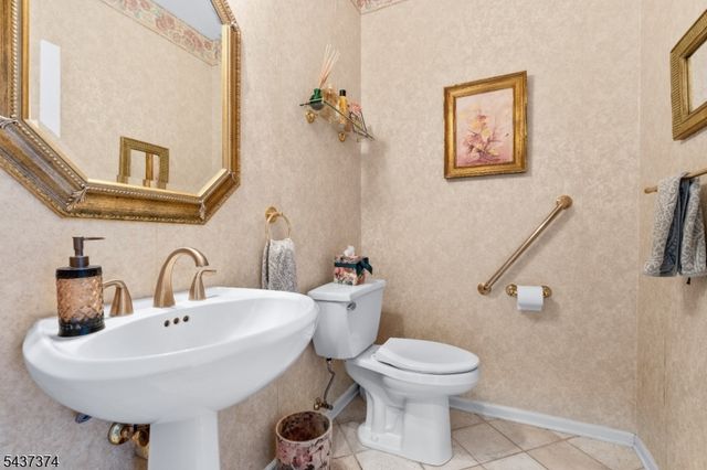 38 Canterbury Rd, Denville Twp., NJ 07834