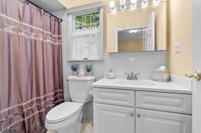 38 Canterbury Rd, Denville Twp., NJ 07834