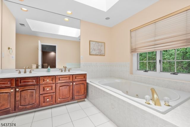 38 Canterbury Rd, Denville Twp., NJ 07834