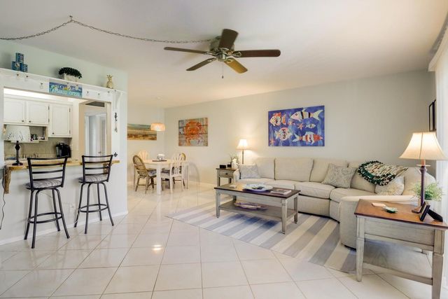 95 N North Boulevard 2b, Boynton Beach, FL 33435