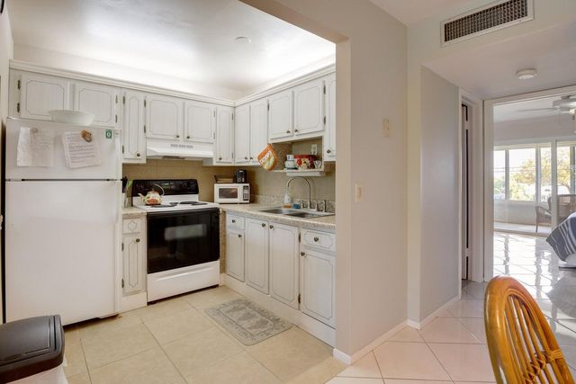 95 N North Boulevard 2b, Boynton Beach, FL 33435