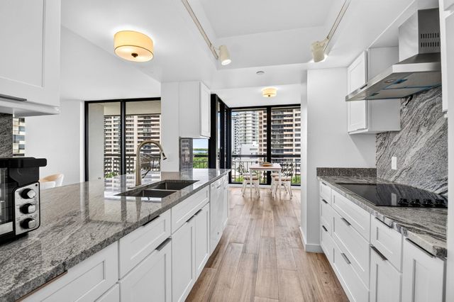 4000 N Ocean Drive 703, Singer Island, FL 33404