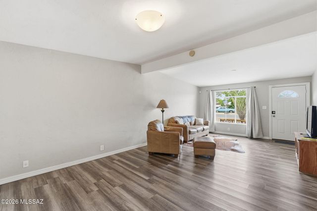 6417 E Calle Herculo, Tucson, AZ 85710