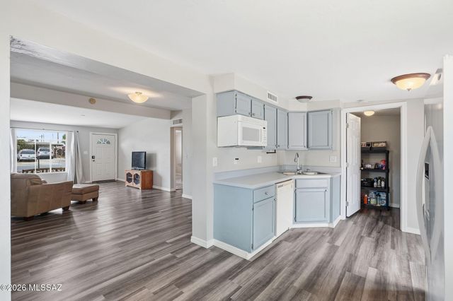 6417 E Calle Herculo, Tucson, AZ 85710