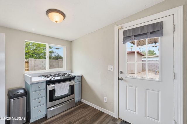 6417 E Calle Herculo, Tucson, AZ 85710