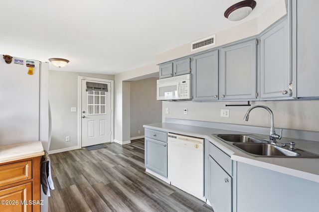 6417 E Calle Herculo, Tucson, AZ 85710