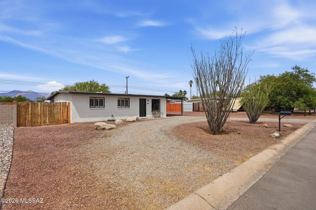6417 E Calle Herculo, Tucson, AZ 85710