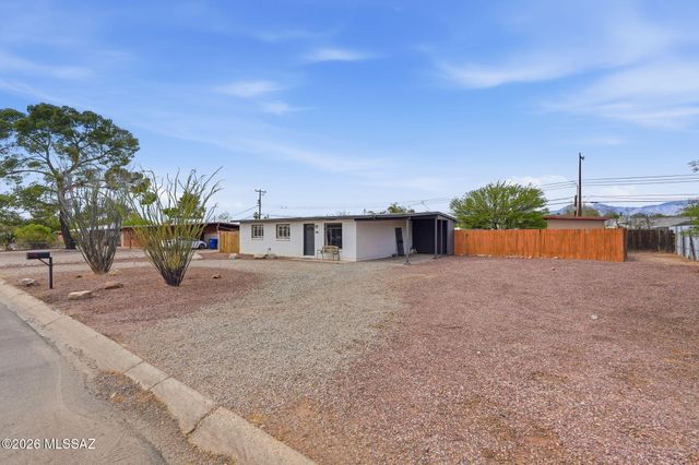 6417 E Calle Herculo, Tucson, AZ 85710