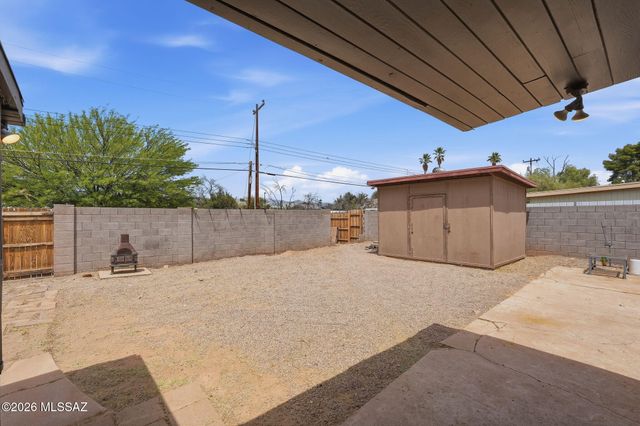 6417 E Calle Herculo, Tucson, AZ 85710