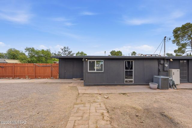 6417 E Calle Herculo, Tucson, AZ 85710