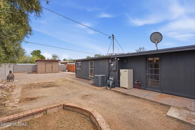 6417 E Calle Herculo, Tucson, AZ 85710