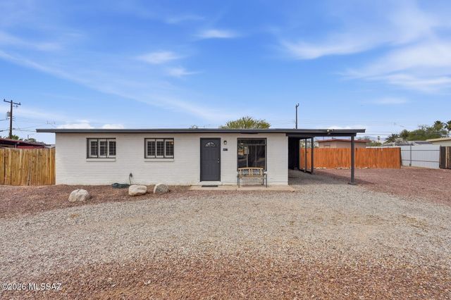 6417 E Calle Herculo, Tucson, AZ 85710