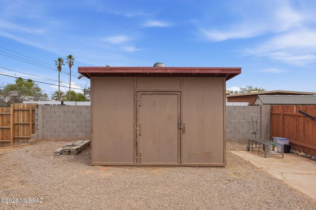 6417 E Calle Herculo, Tucson, AZ 85710