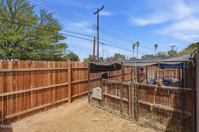 6417 E Calle Herculo, Tucson, AZ 85710