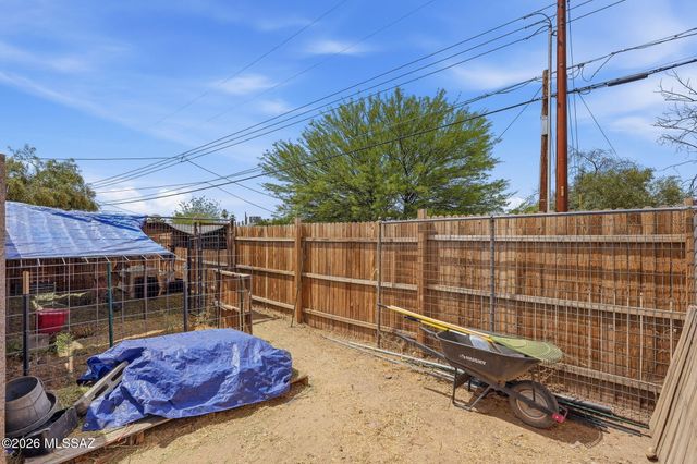 6417 E Calle Herculo, Tucson, AZ 85710
