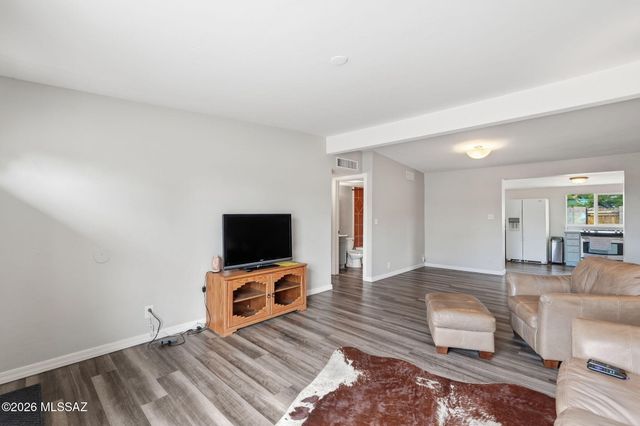 6417 E Calle Herculo, Tucson, AZ 85710