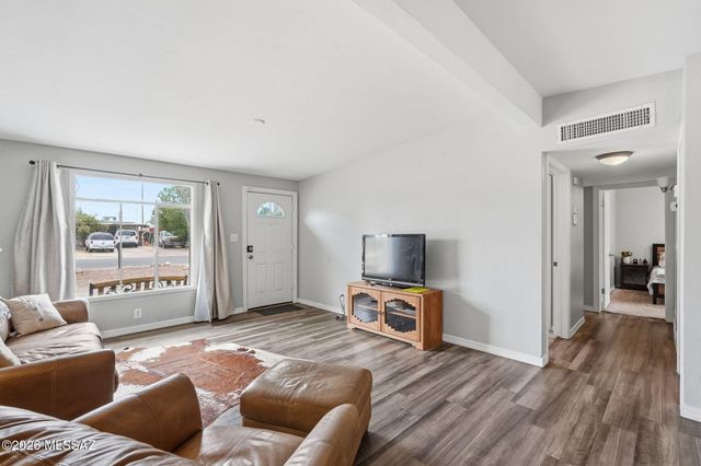 6417 E Calle Herculo, Tucson, AZ 85710