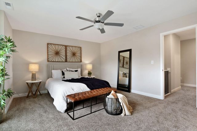 925 Paula Court, Hobart, IN 46342