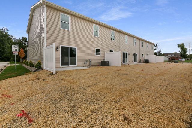 925 Paula Court, Hobart, IN 46342