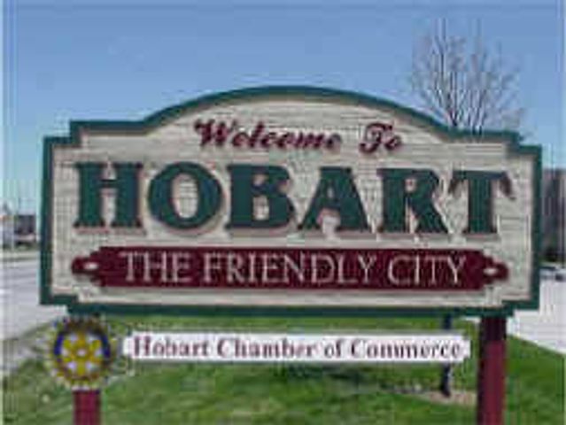 925 Paula Court, Hobart, IN 46342