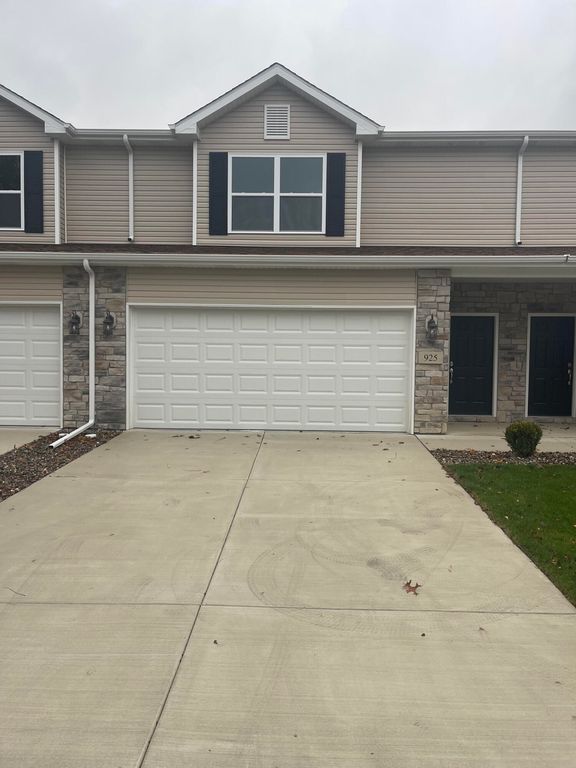 925 Paula Court, Hobart, IN 46342