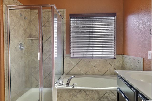 211 Finch Knoll, San Antonio, TX 78253