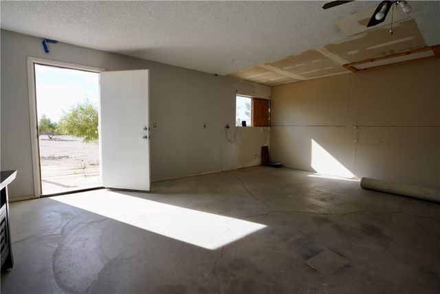 15564 N Garnet Drive, Dolan Springs, AZ 86441
