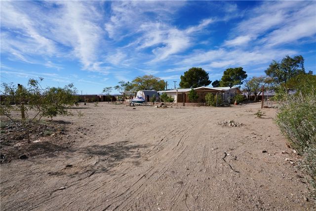 15564 N Garnet Drive, Dolan Springs, AZ 86441