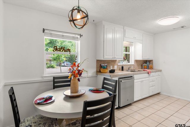 524 Park Lane, Mt Vernon, TX 75457