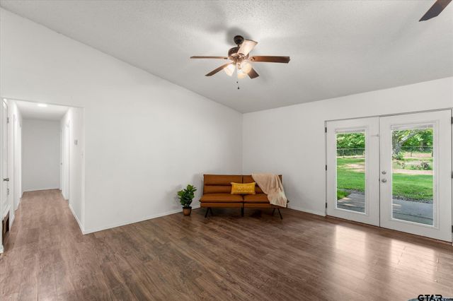 524 Park Lane, Mt Vernon, TX 75457